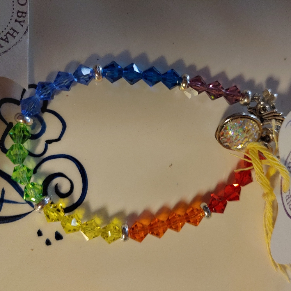 crystal chakra bracelet and wearing with